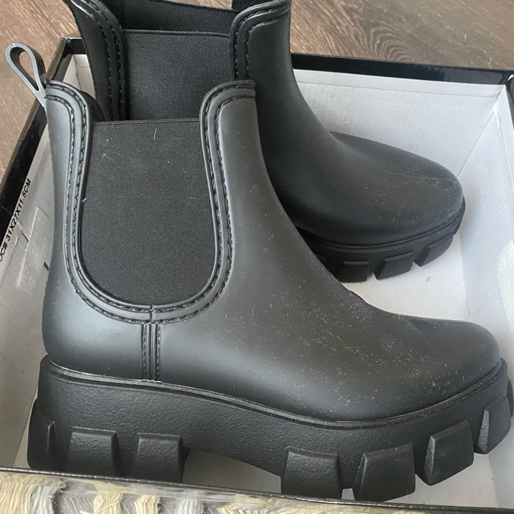 Jeffrey Campbell Women’s 7 Pleu Platform Matte Black Waterproof Boots